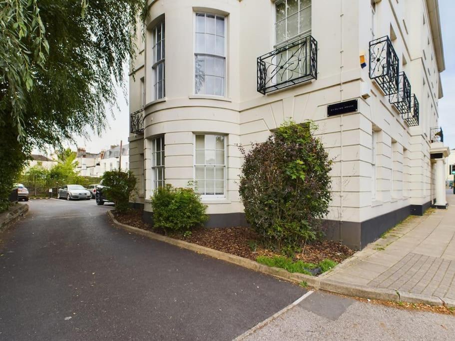 The Grove King Bed Wi-Fi Ev Charger Apartment Cheltenham Exterior photo