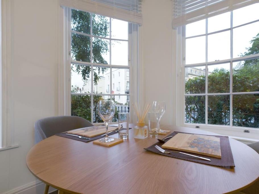 The Grove King Bed Wi-Fi Ev Charger Apartment Cheltenham Exterior photo