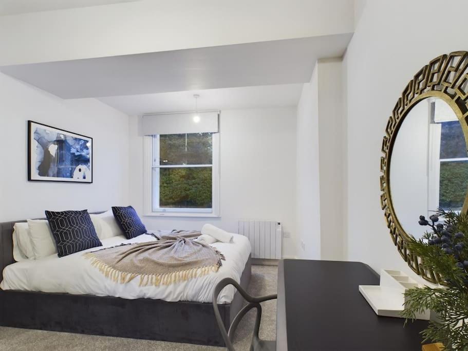 The Grove King Bed Wi-Fi Ev Charger Apartment Cheltenham Exterior photo